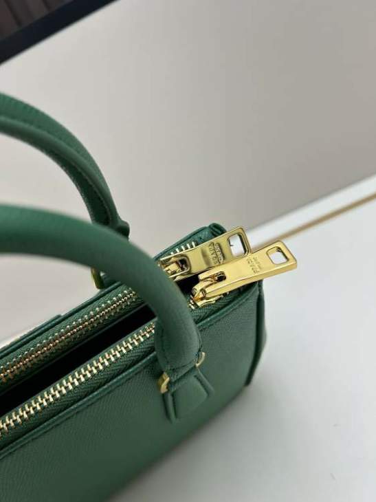 Picture of Prada Handbags _SKUfw210450593fw